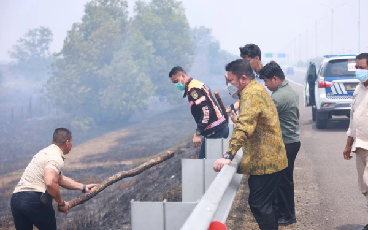 Thumbnail Berita - Gubernur Herman Deru Tegaskan Penanganan Karhutla Sumsel Kini Masuk Tahap Penegakan Hukum