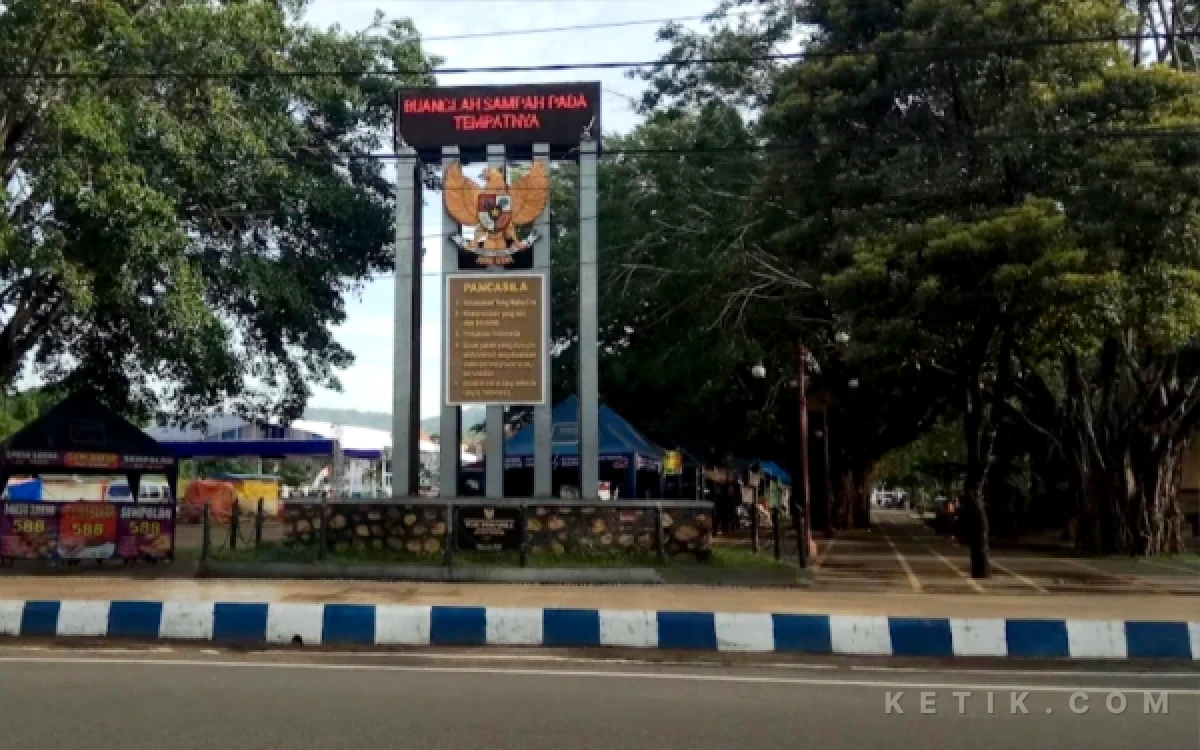 Thumbnail Berita - Dua Tokoh PKI Pernah Dieksekusi di Tugu Pancasila Alun-alun Pacitan, Ditonton Ribuan Orang
