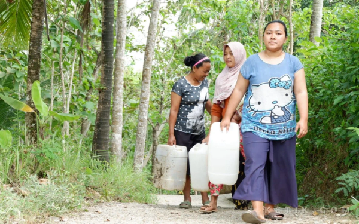 Thumbnail Berita - Tujuh Kabupaten di Jatim Tetapkan Status Siaga Darurat Kekeringan, BPBD Jatim Siapkan 867 Rit Air Bersih