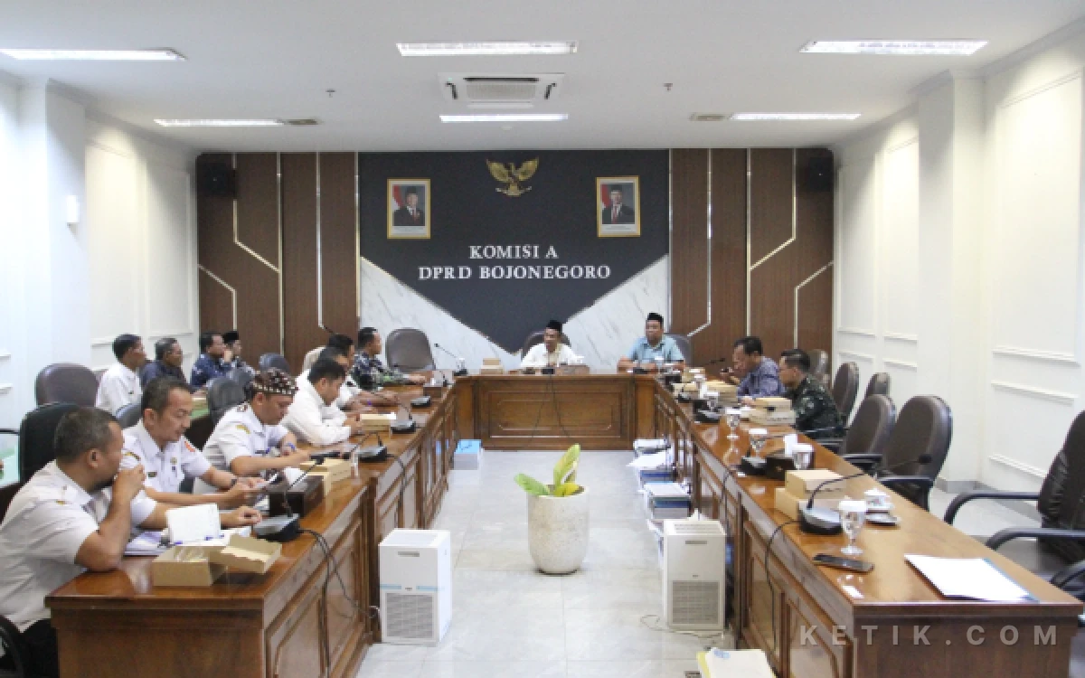 Thumbnail Berita - Komisi A DPRD Bojonegoro Bahas Status Tanah SDN Setren III Bersama OPD dan Pihak Terkait