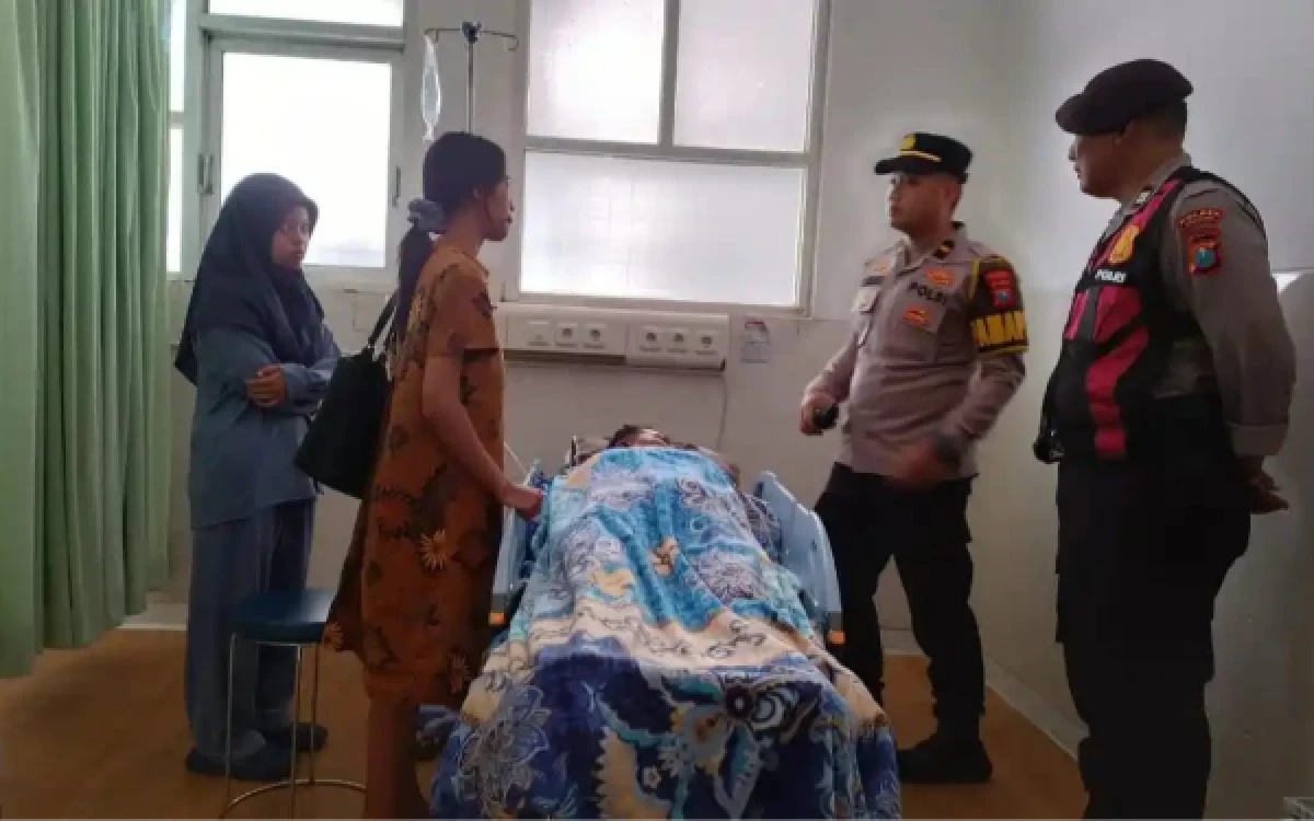 Thumbnail Berita - Kronologi Penjual Tempe di Pacitan Disiram Air Keras saat Hendak ke Pasar