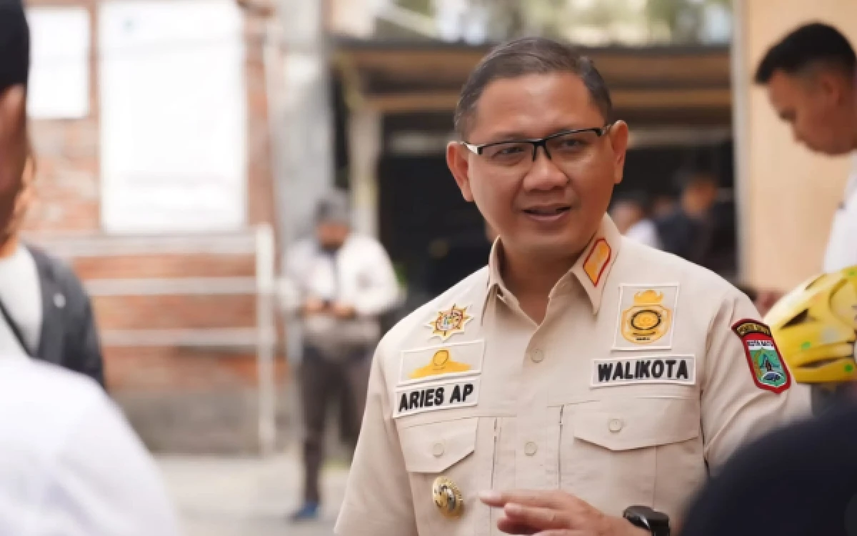 Thumbnail Berita - Apresiasi Kepemimpinan Nurochman-Heli di HUT ke-25 Kota Batu, Aries Agung Paewai Tekankan SDM Unggul Demi Kekuatan Masa Depan