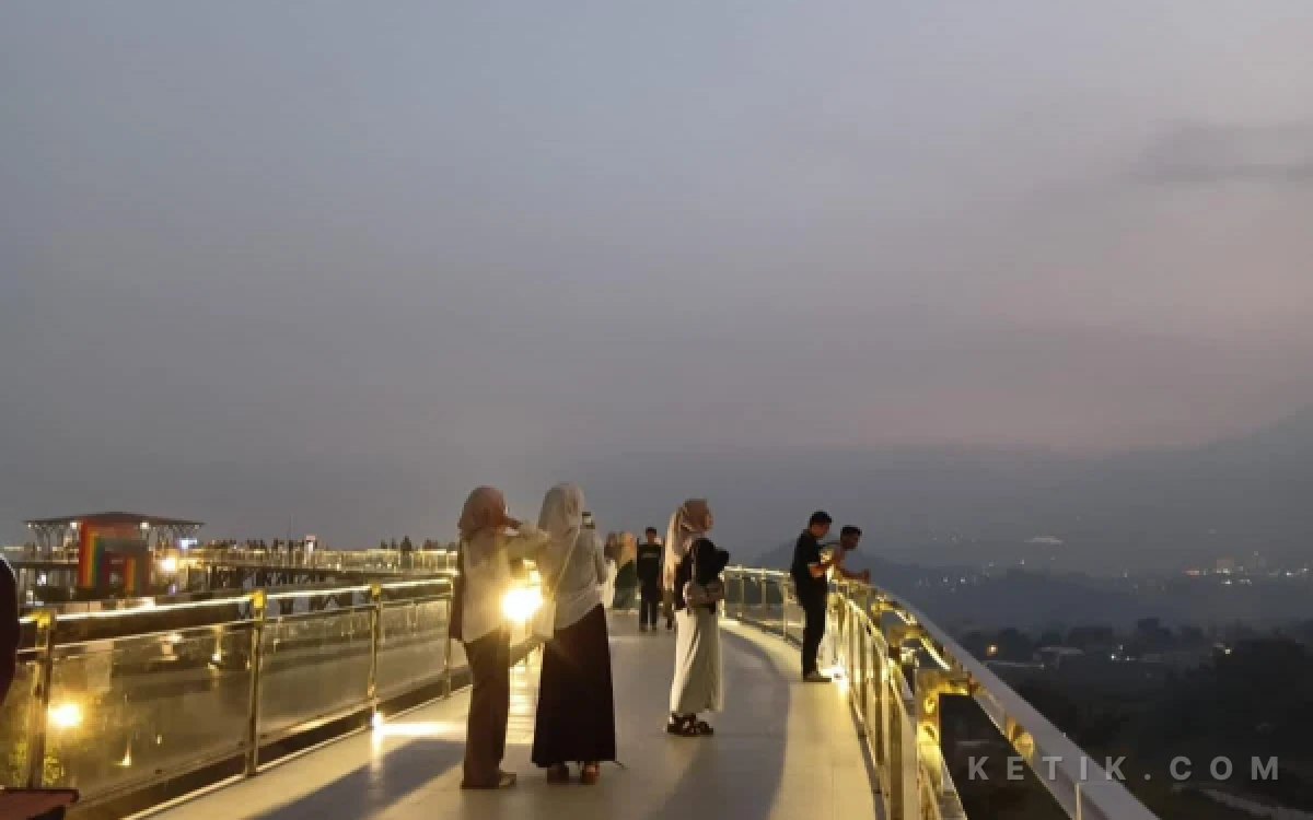 Thumbnail Berita - Dari Sunset hingga City Light dalam Satu Tempat, Malang Skyland Jadi Magnet Wisatawan Setiap Sore