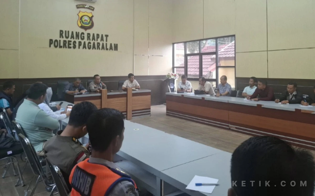 Thumbnail Berita - Polres Siapkan Empat Langkah, Antrean BBM Semakin Parah