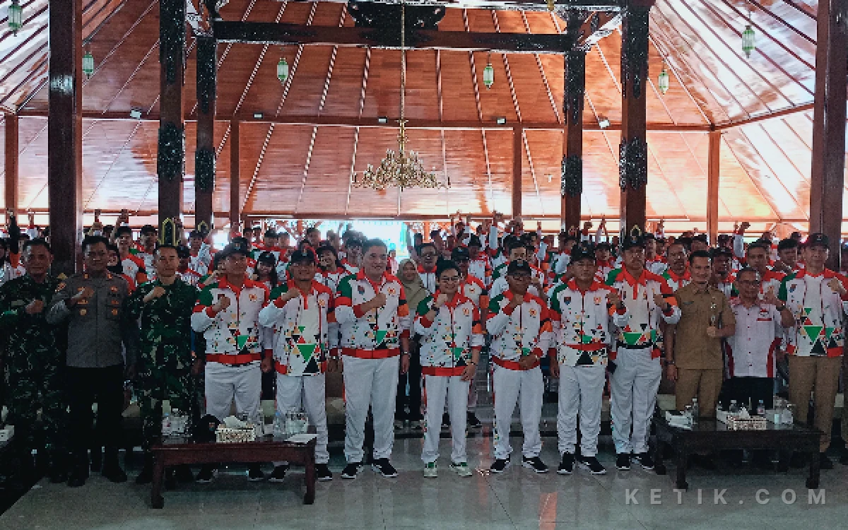 Thumbnail Berita - Kontingen Cilacap Berlaga di Porprov, Plt Bupati Cilacap Janjikan Bonus Rp75 Juta Jika Masuk 5 Besar