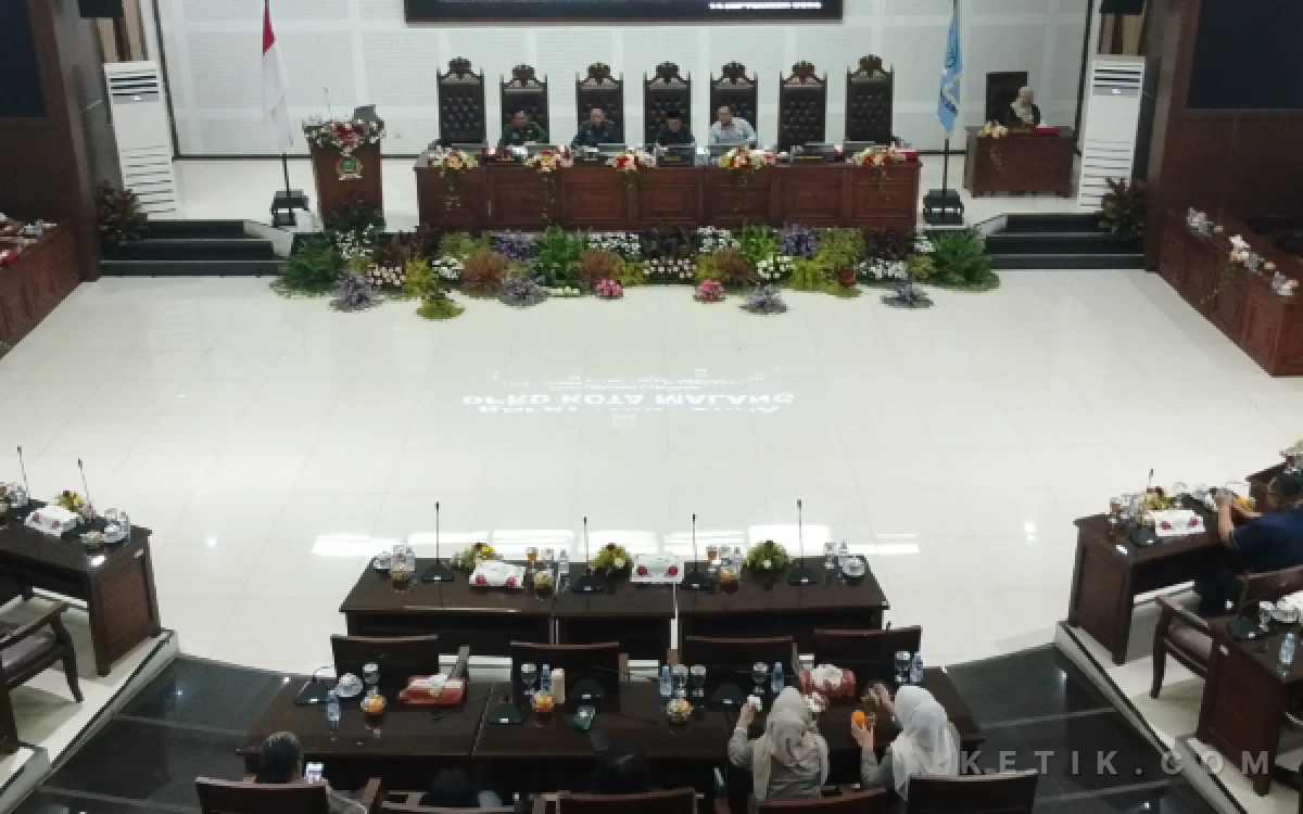 Foto DPRD Kota Malang menyinggung optimalisasi pemanfaatan dan sertifikasi BMD Kota Malang. (Foto: Lutfia/Ketik.com)