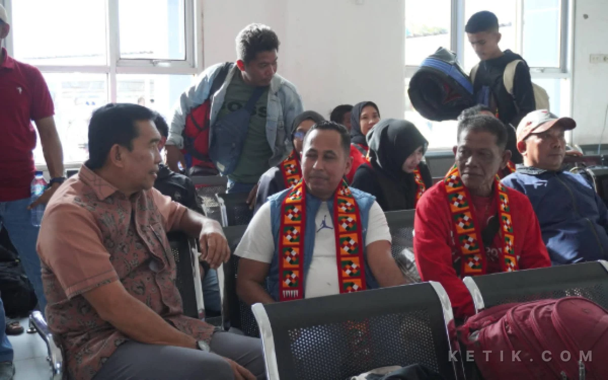 Thumbnail Berita - Bupati Simeulue Sambut Kedatangan Kontingen Pra Pora Cabor Silat di Pelabuhan Kolok
