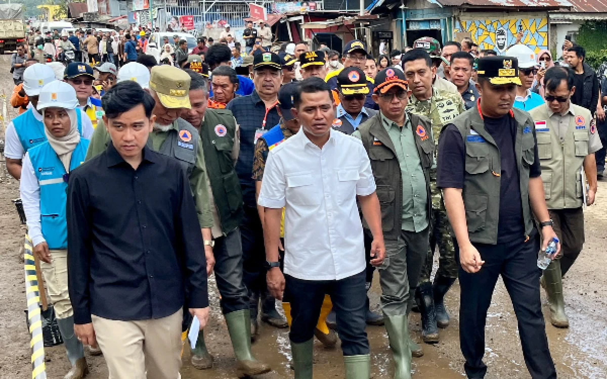 Thumbnail Berita - Banjir Bandang Solok, Wapres Gibran dan BNPB Pastikan Penanganan Berjalan Maksimal