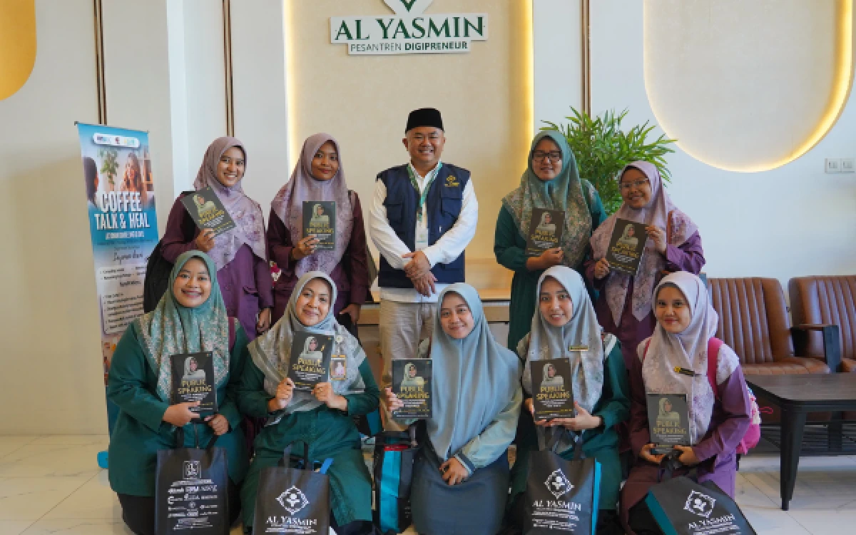 Thumbnail Berita - Tim Media Bumi Sholawat Sidoarjo Jalin Kolaborasi Digital dengan Pesantren Digipreneur Al Yasmin