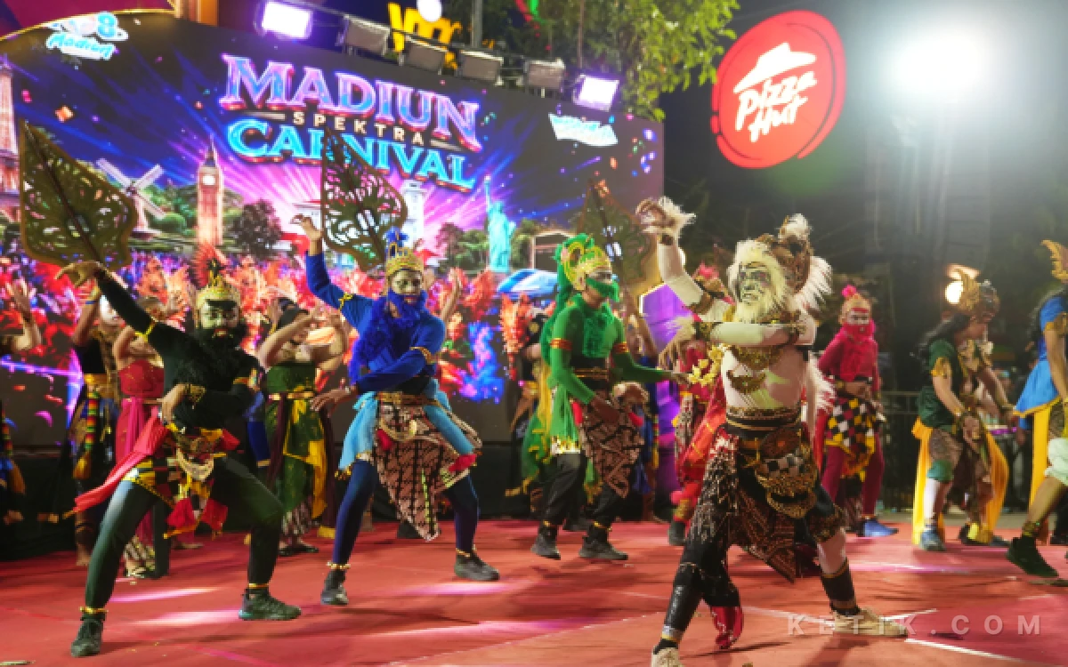 Thumbnail Berita - HUT Kota Madiun ke-108, KAI Daop 7 Meriahkan Madiun Spektra Carnival 2026