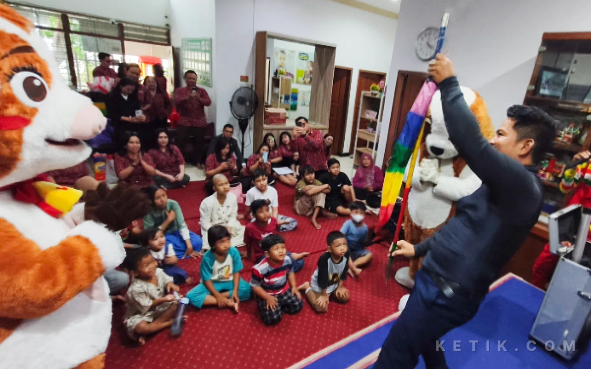 Thumbnail Berita - Senyum Ceria Anak Penderita Kanker Lewat Sulap dan Dongeng Bersama Jaringan Hotel Internasional