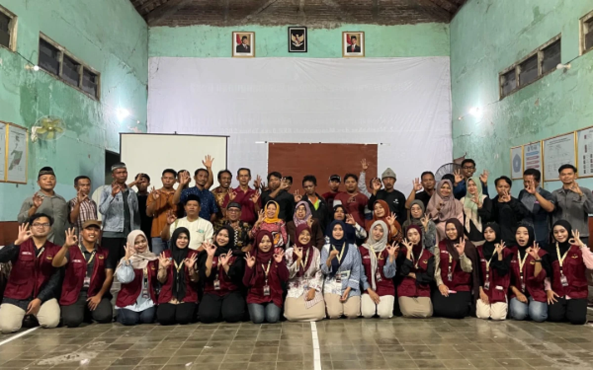 Thumbnail Berita - Wujudkan Lingkungan Sehat, Mahasiswa KKN UINSA Sosialisasikan Gemari di Desa Gemarang Ngawi