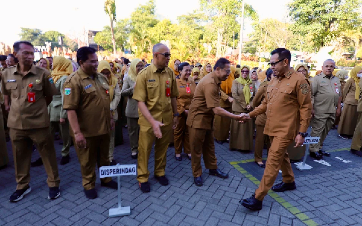 Thumbnail Berita - Wali Kota Cak Nur Apresiasi Dinkes, Ajak Seluruh ASN Berinovasi Wujudkan Visi mBatu Sae